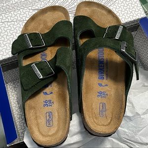 BIRKENSTOCK Arizona Soft footbed - Mounties view green. NWOT